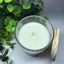 Vela Aromática Artesanal Premium com Cristal Natural | Cera de Coco, Tampa de Madeira e Aromaterapia